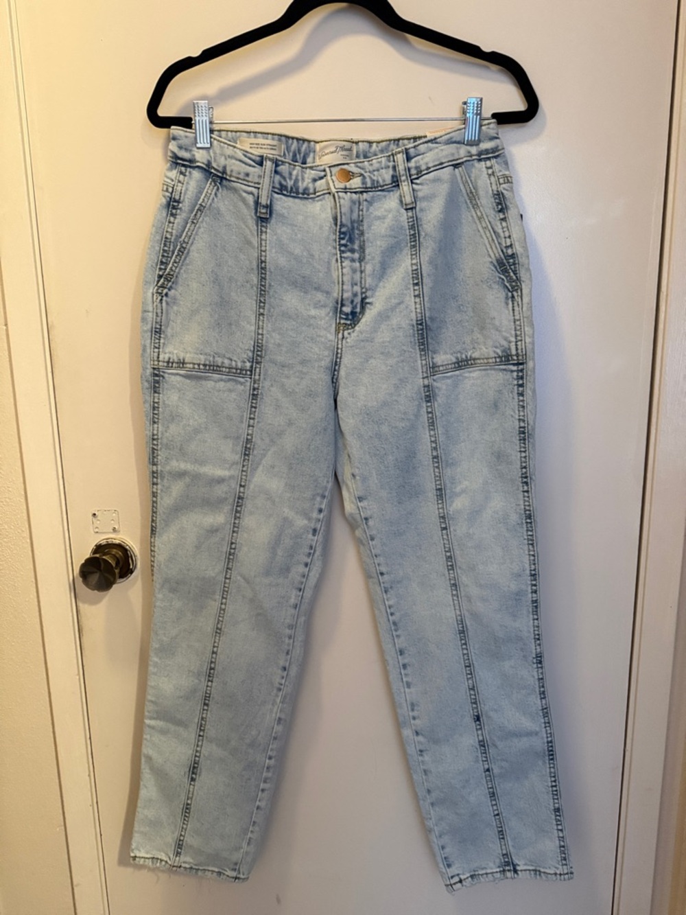 Universal Thread Light Blue Straight-Leg Jeans